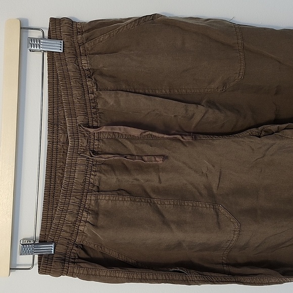 NWOT Thread & Supply M Olive softlightweight ruched ankle jogger pant - Picture 2 of 6